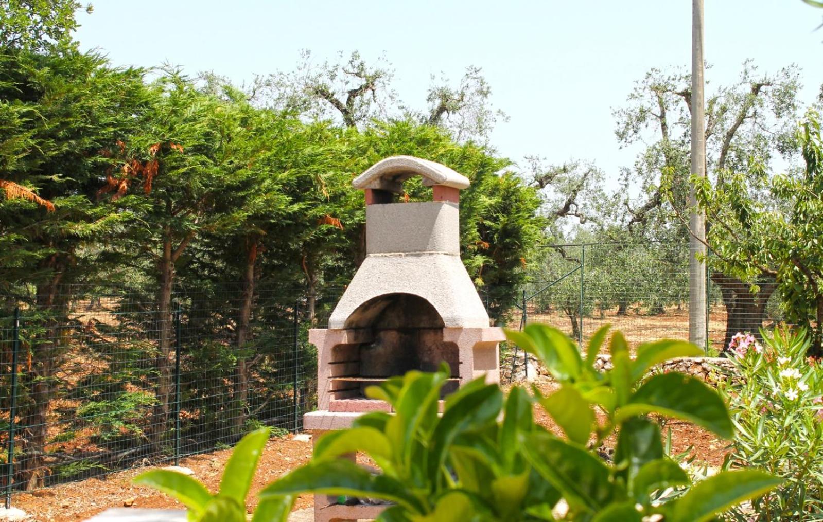 Trullo Degli Augelli Guest House San Michele Salentino Exterior photo