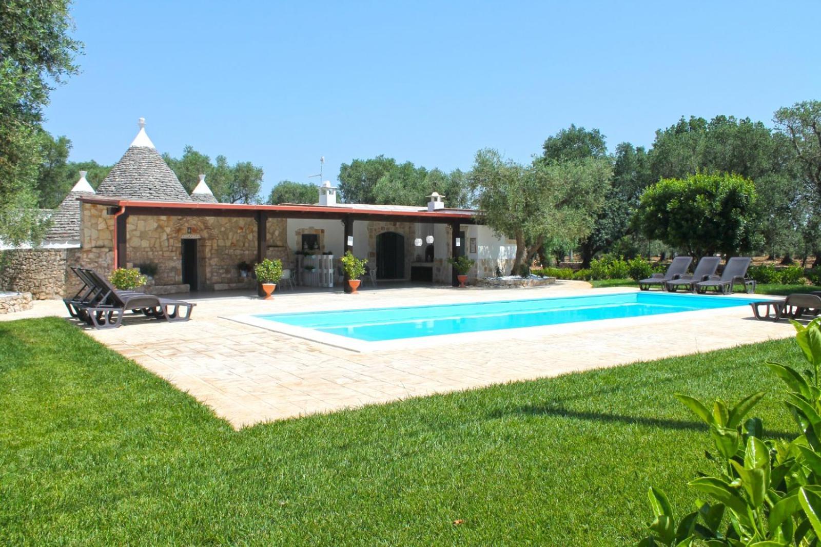 Trullo Degli Augelli Guest House San Michele Salentino Exterior photo