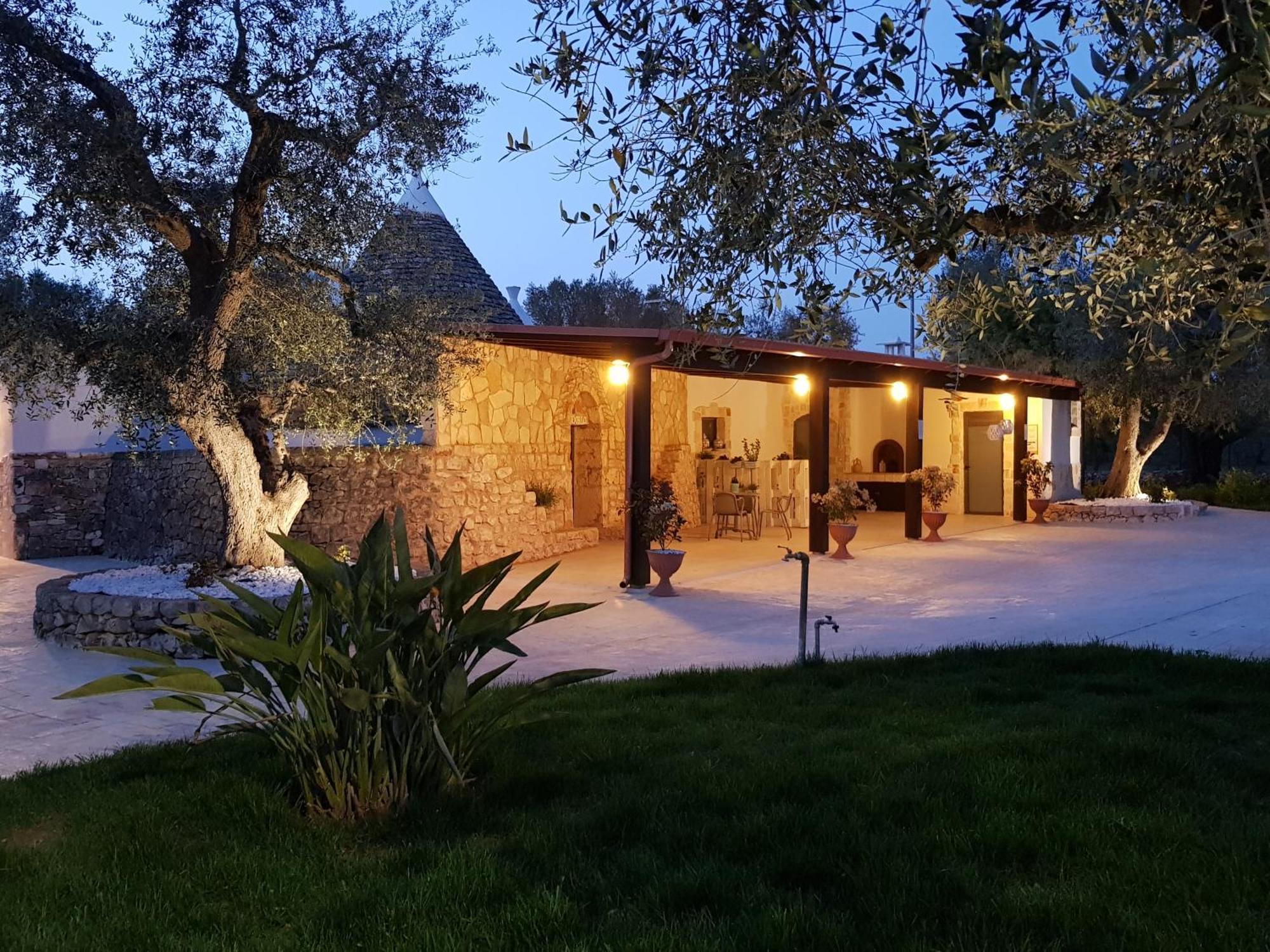 Trullo Degli Augelli Guest House San Michele Salentino Exterior photo